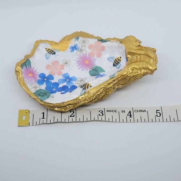 Flower / bee oystershell ring holder/ trinket tray - Picture 5 of 7